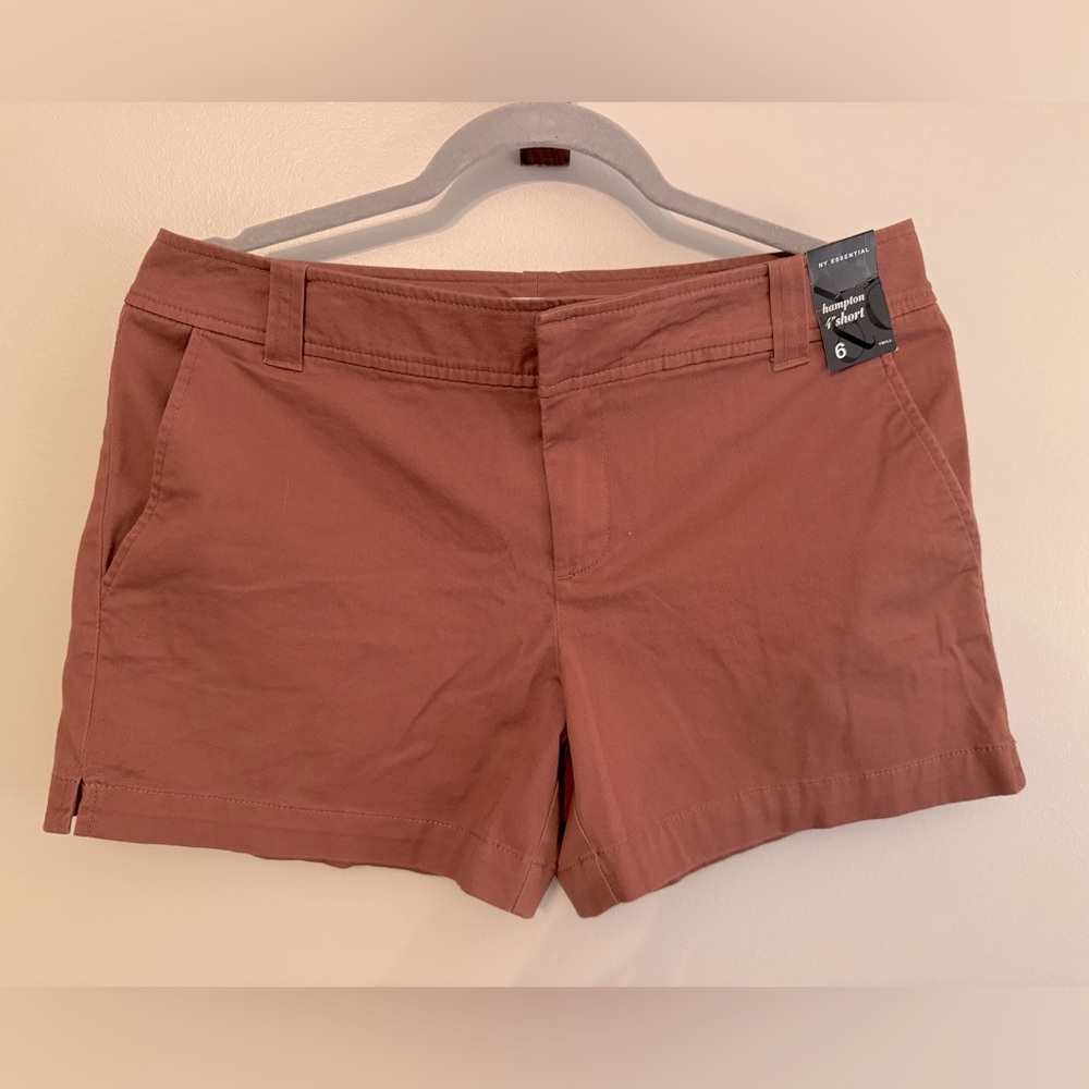 Maroon mocha? New York and company women’s shorts size 6. NWT
